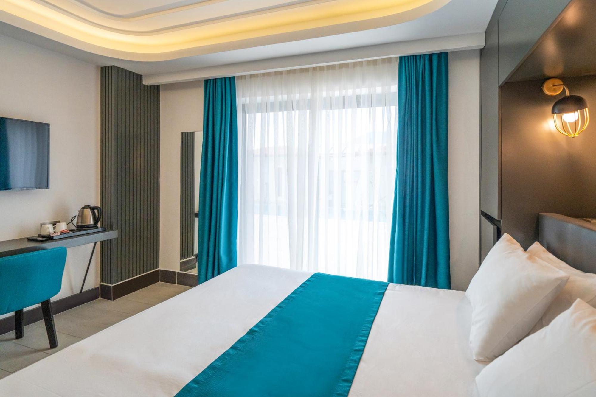 Guemues Yazar Hotel كاس الغرفة الصورة