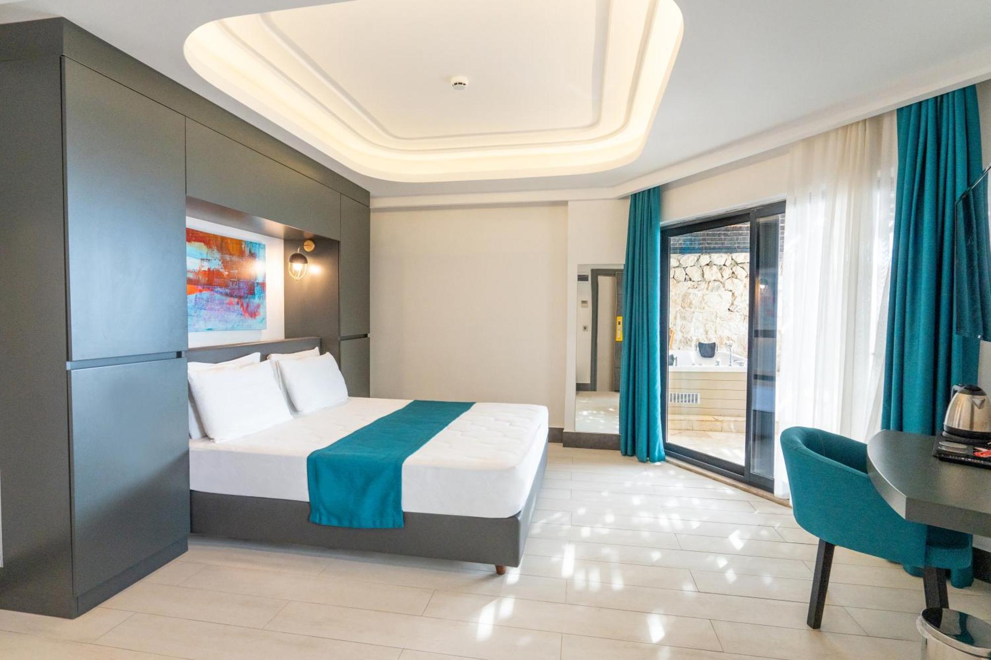 Guemues Yazar Hotel كاس الغرفة الصورة